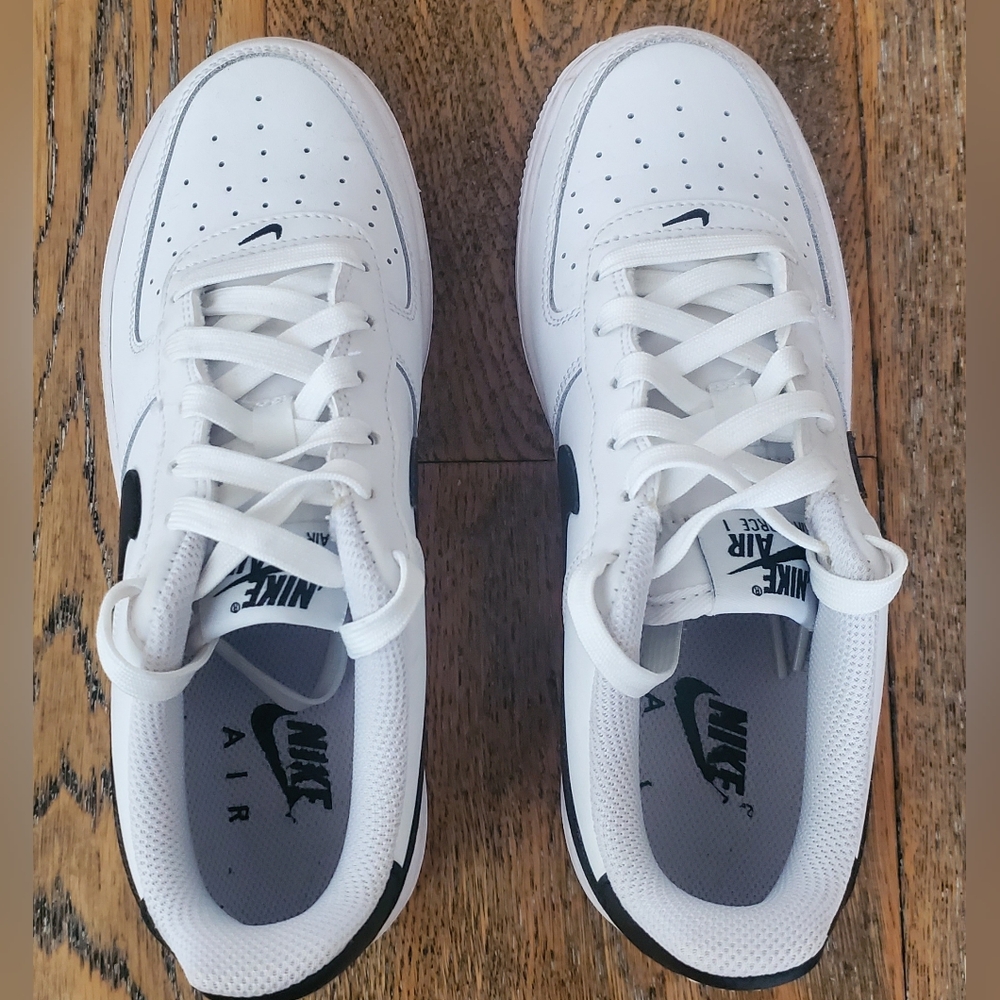 Nike - Boys - Size 4.5Y - Air Force 1 - Low - Athletic Shoes - White/Black - Picture 4 of 9